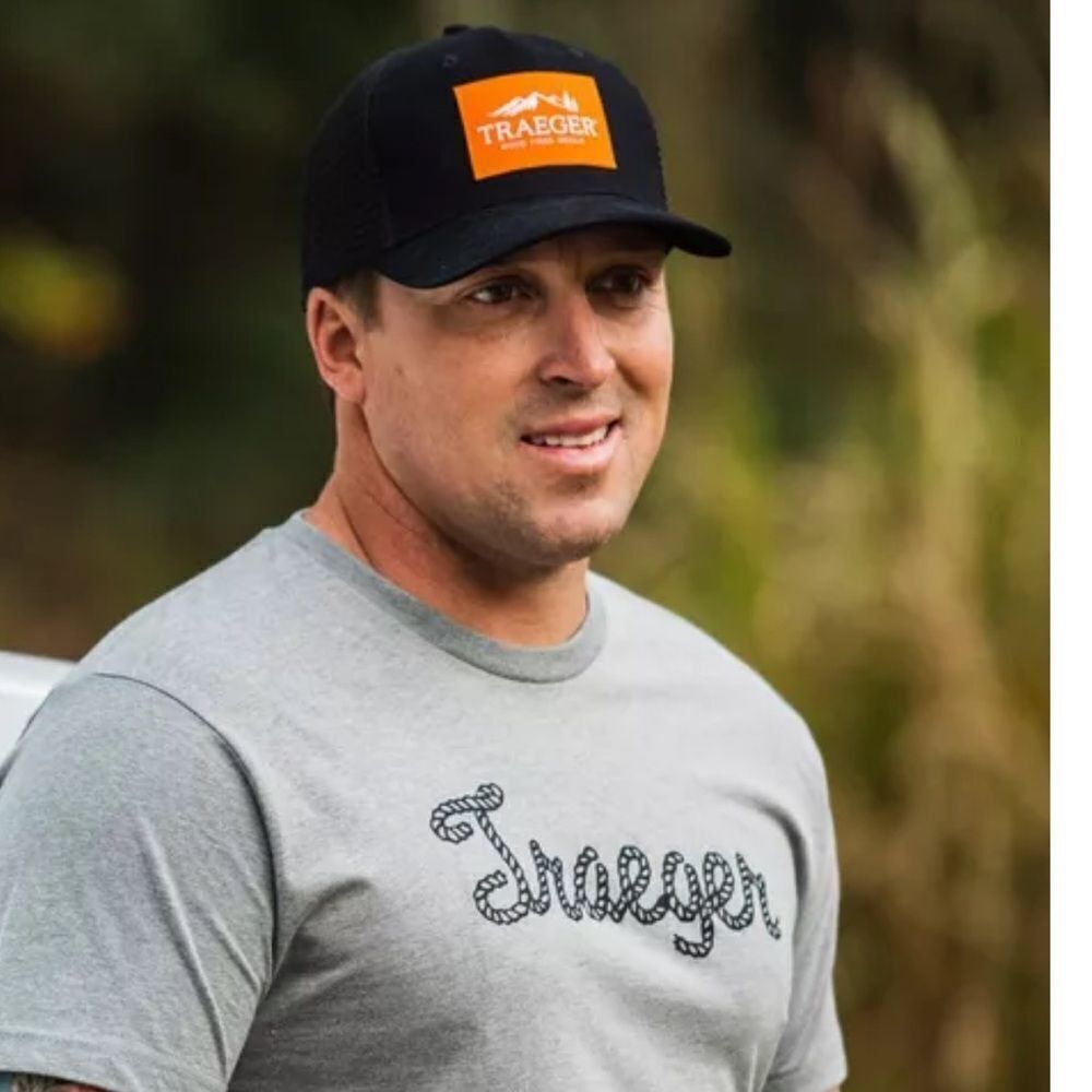 TRAEGER LOGO CURVED BRIM HAT NWT